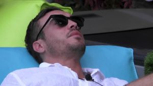 Antonino Spinalbese, il drammatico racconto al GF Vip: “Mio padre si è suicidato”