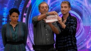 GF Vip, 4 concorrenti fuori dal gioco: cosa c’era scritto sui loro biglietti