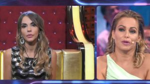 Sonia Bruganelli deride Sara Manfuso: “La donnina dai sani principi”