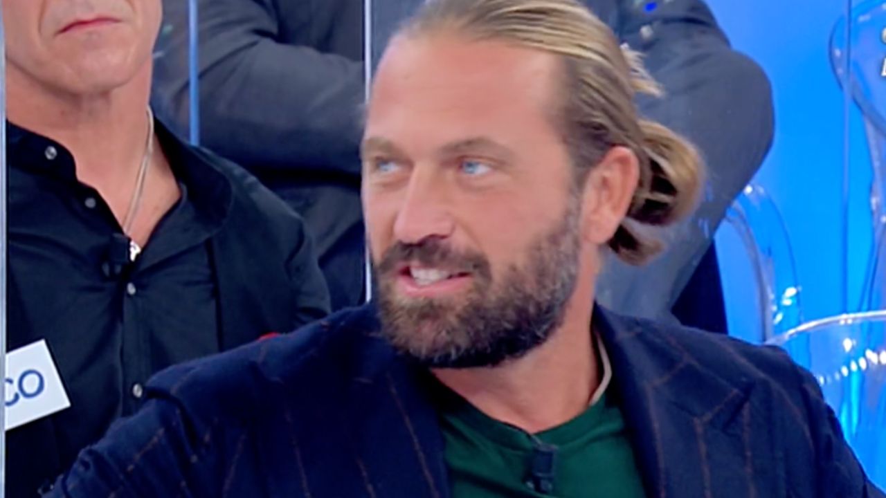 Mi Bacia E Poi Non Si Fa Sentire