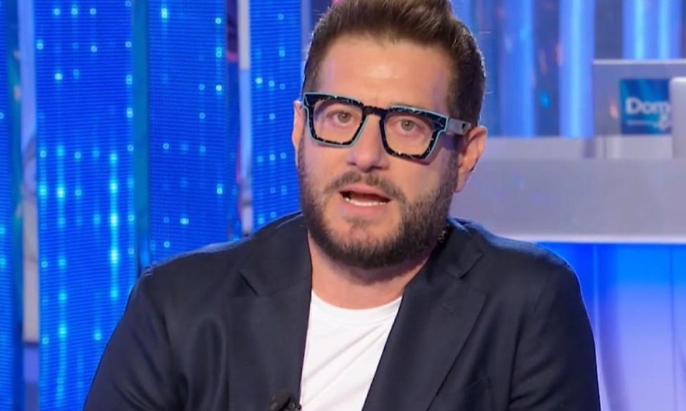 Enrico Papi: il suo nuovo programma su Italia1 slitta ancora