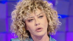Eva Grimaldi attacca Elenoire al GF Vip: “Un uomo di bassa lega”