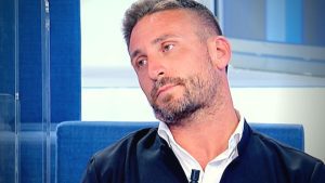 Un cavaliere si dichiara a Federica: la scelta di Giuseppe