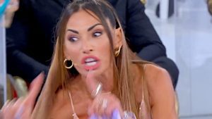 La vendetta di Riccardo e Roberta: escono insieme e Ida diventa una furia
