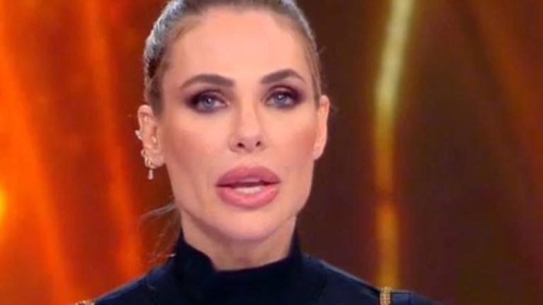 Ilary Blasi investigatore