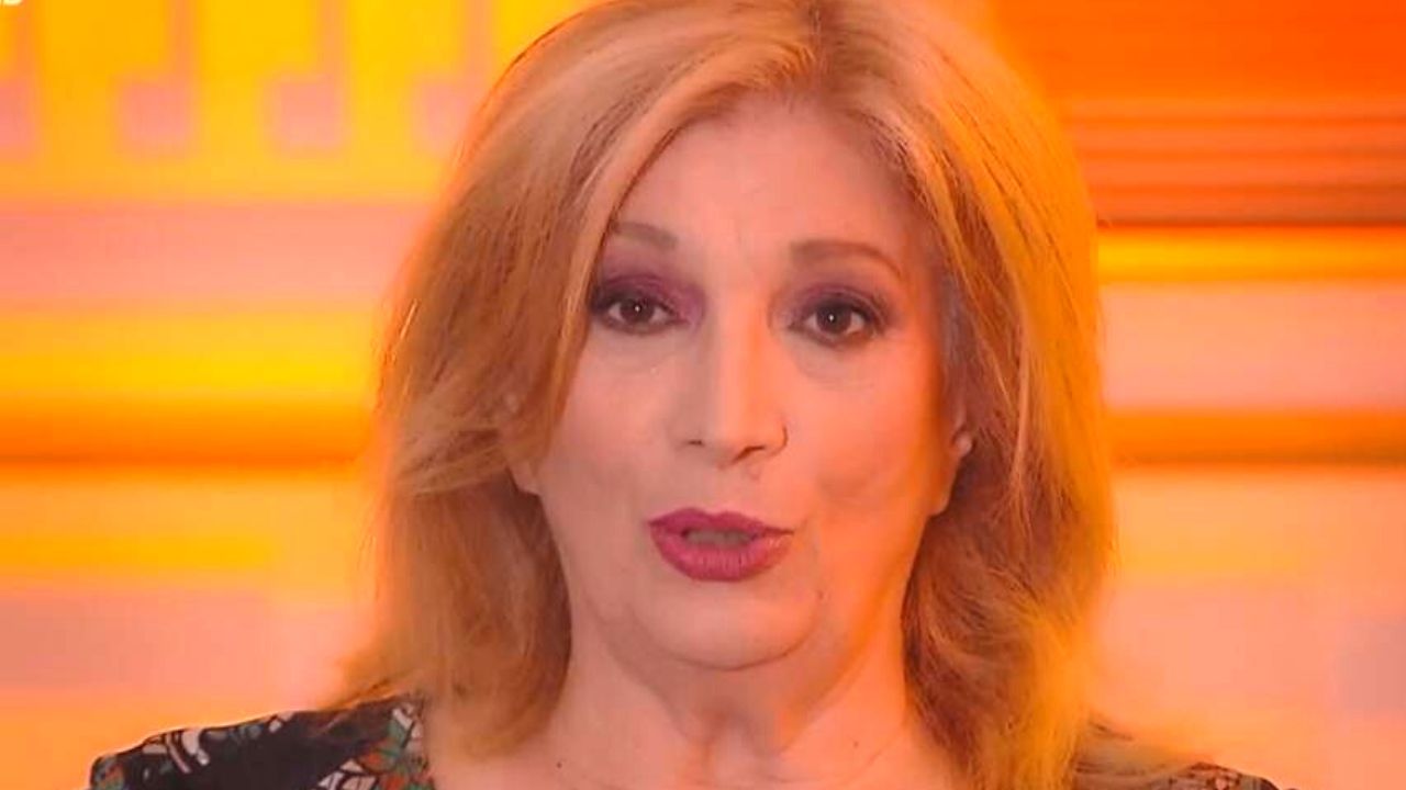 Milly Carlucci non punisce Iva Zanicchi, anzi la promuove: sarà a Il Cantante Mascherato 41 Iva Zanicchi Il Cantante Mascherato