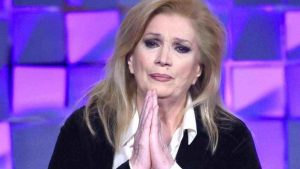Iva Zanicchi arretra: “Chiedo pubblicamente scusa a Selvaggia”