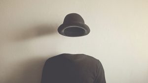 Il mantello dell’invisibilità: perché la scienza è vicina a realizzarlo