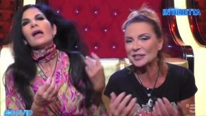 Pamela Prati e Patrizia Rossetti, lo scontro in confessionale: Signorini interrompe il collegamento