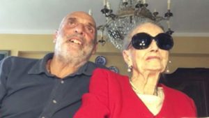 Paolo Brosio, malore per la madre Anna: “Rantolava, aveva bolle che uscivano dalla bocca”