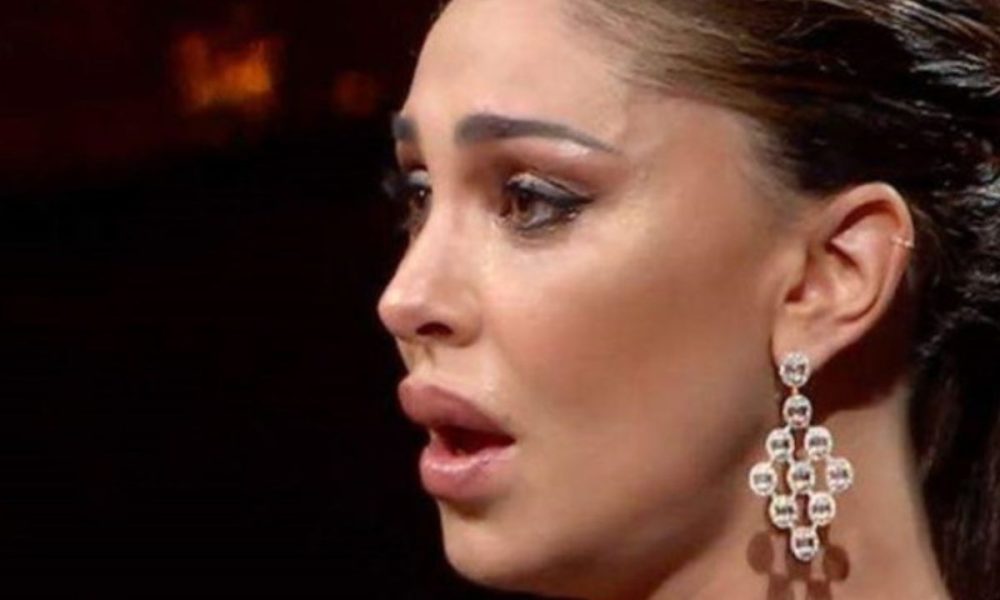 Belen di nuovo assente a Le Iene: “Si può dire vaffan**lo?”