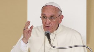 Papa Francesco sulla pornografia: “Un vizio anche di sacerdoti e suore”