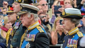 Re Carlo, stop agli sprechi: la principessa Anna è la prima ad adattarsi