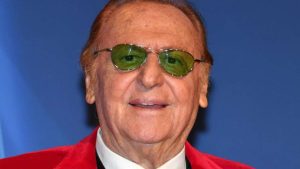 Renzo Arbore, annullato il concerto: come sta il cantante
