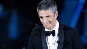 Il TG1 contro il programma di Fiorello: “Sfregio al nostro impegno”