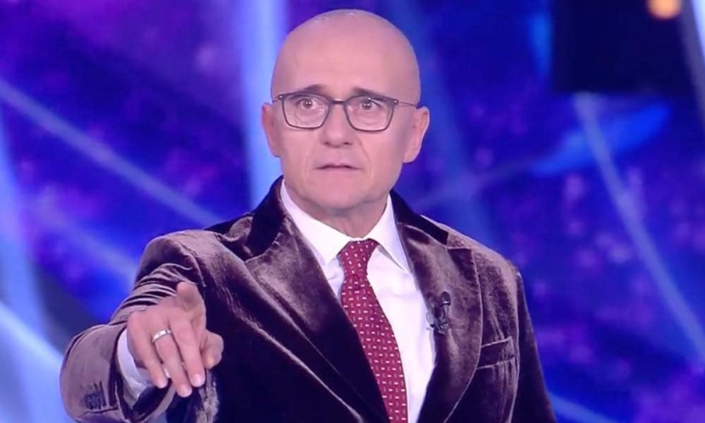 GF VIP, concorrente ricoverato d’urgenza: “Non devo agitarmi”