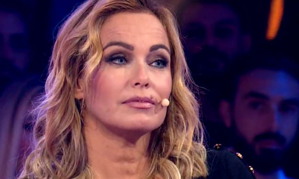 Edoardo Donnamaria stronca Sonia Bruganelli: “Bruciata, bollita”