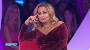 Sonia Bruganelli al GF Vip: il prezzo del tubino in tessuto