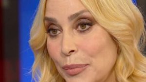 Stefania Orlando sulla separazione da Simone: “Vorrei solo stare bene”