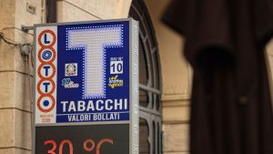 Pos tabaccai: decade l’obbligo di accettare il bancomat per le sigarette