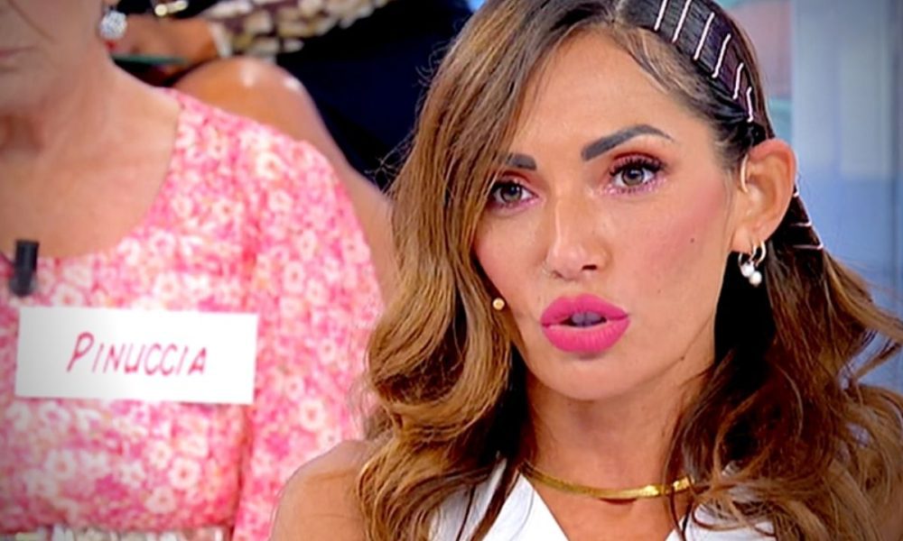Uomini e Donne: Ida Platano e Alessandro in crisi? Riccardo colpisce ancora