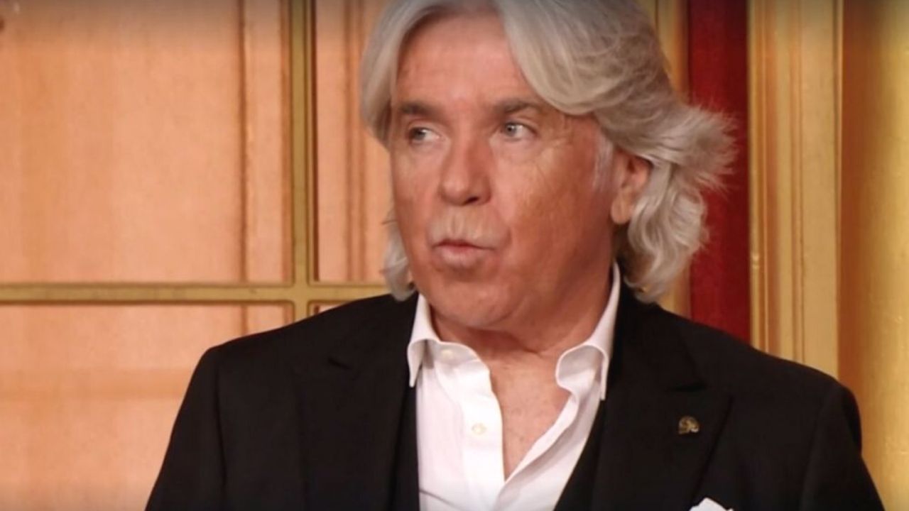Perché Ivan Zazzaroni resta in piedi a Ballando con le Stelle? Il motivo 41 zazzaroni ballando