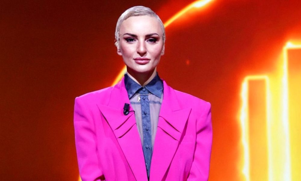 Arisa a Le Iene: “Mi vergogno di quello che sono”