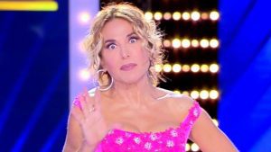 Barbara d’Urso le prova tutte: dopo il podcast arrivano gli NFT
