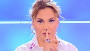 Barbara d’Urso: crollano gli ascolti, e lei si reinventa su Spotify