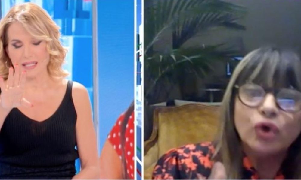 É caos a Pomeriggio Cinque di Barbara d’Urso, la medium interrompe il collegamento: “Fate la trasmissione da soli”