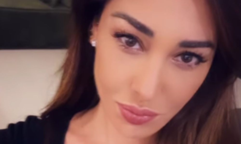 Belén mostra la piccola Luna, i fan notano la somiglianza con Antonino Spinalbese: “Tutta il papà”