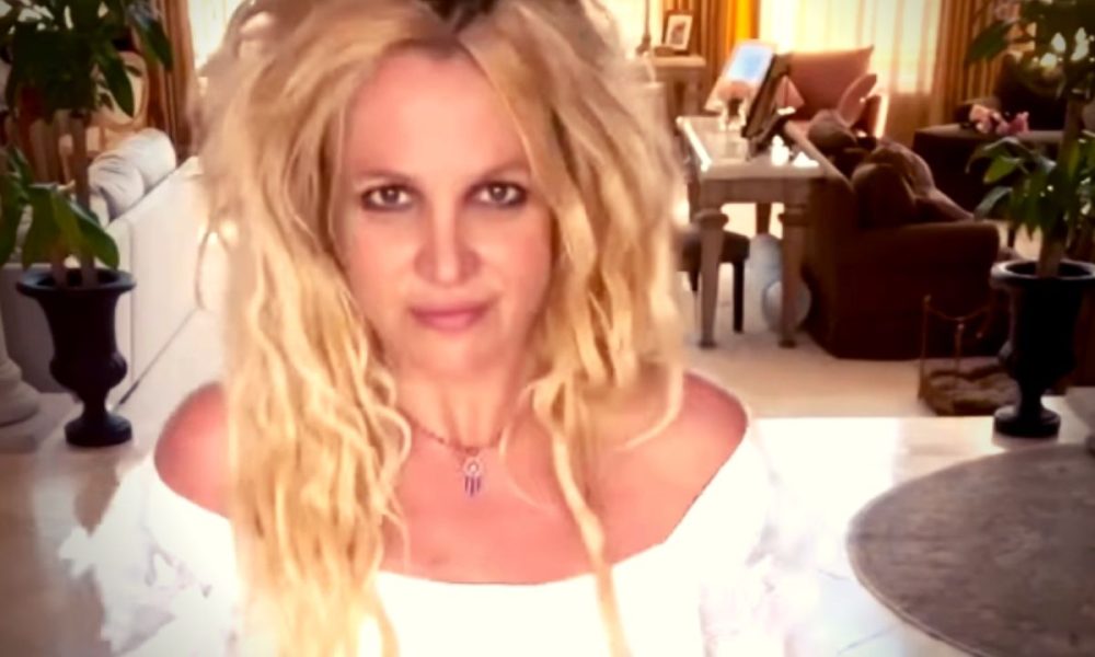 Britney Spears completamente nuda su Instagram: “Amo fare schifo”
