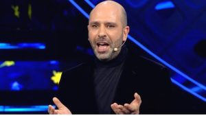 Checco Zalone sul governo: “Spero ci sia un nuovo Berlusconi”