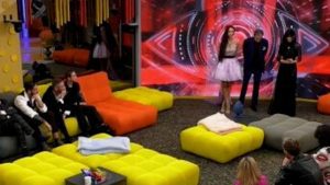 GF Vip, la bomba: “Etero ma è stato con un noto imprenditore”