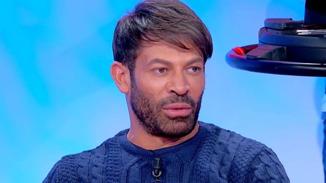 Gianni Sperti si apre sulla sua vita privata: l'opinionista di Uomini e Donne è single da 10 anni 41 gianni sperti single