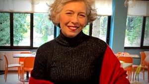 Irene Pivetti racconta la sua nuova vita: “Mi hanno fatto a pezzi, faccio la cassiera”