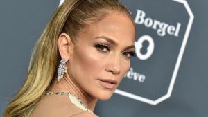 Jennifer Lopez svela i suoi segreti di bellezza su Instagram: come fa a mantenersi in forma