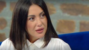 Jessica Morlacchi smentisce Memo Remigi: “Nessuna ‘sintonia’ con quel gesto, siamo alla deriva”