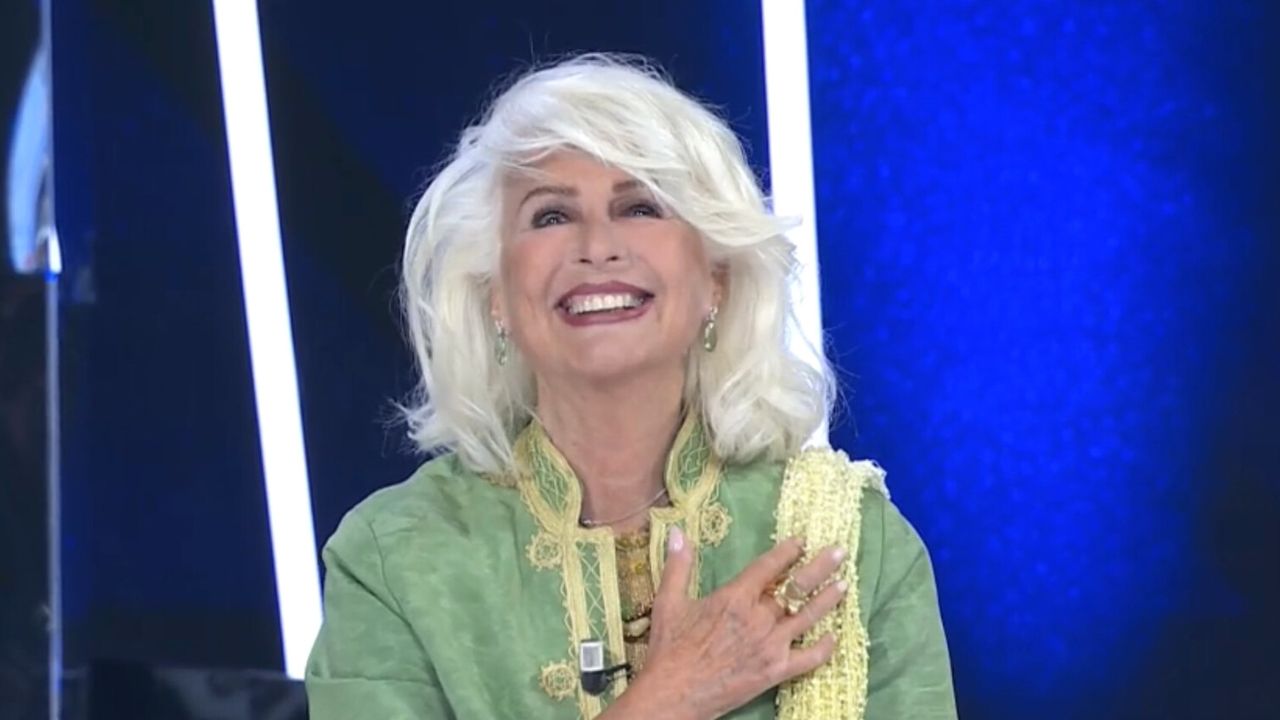 Loretta Goggi, il ritorno in tv: alla conduzione di uno show tutto suo 41 loretta goggi tv