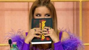 Selvaggia Lucarelli commenta la puntata di Ballando di ieri: “Sembra una barzelletta, meglio di quelle di Iva però”