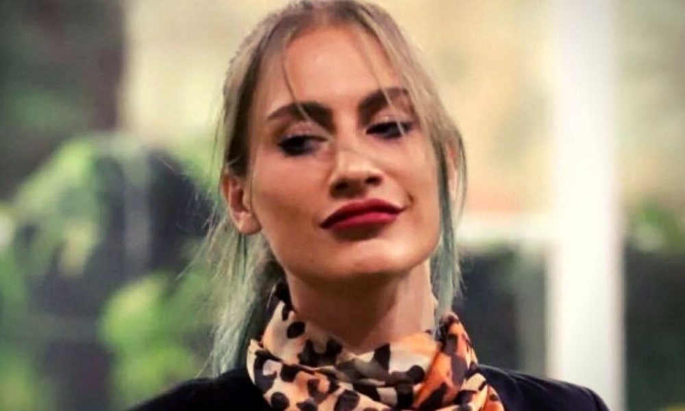 Nikita e Antonella, nuova lite prima della diretta: “Mi ha aggredita, sono scioccata”