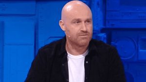 Amici, Rudy Zerbi pronto a tutto: “Propongo di chiudere questo teatrino ridicolo”
