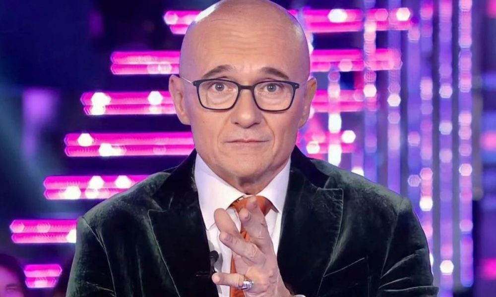 Alfonso Signorini, l’annuncio sul GF VIP: “Una sorpresa inaspettata”