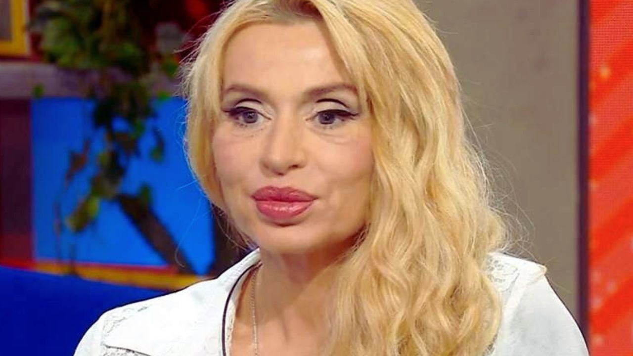 Valeria Marini, la madre si scaglia contro Malgioglio: "A me non diverte" 41 valeria marini madre