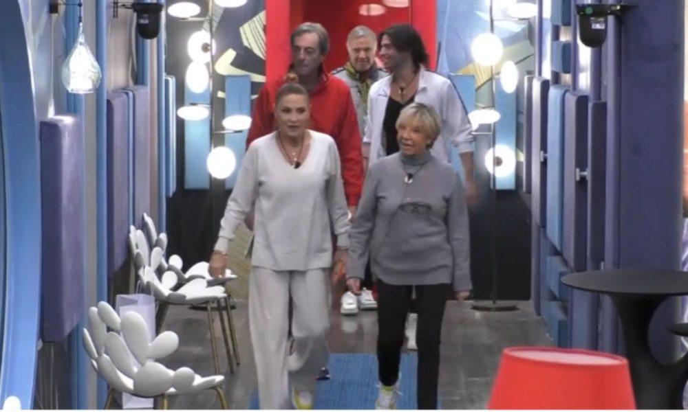 GF Vip, i vipponi negativi al Covid rientrano in Casa: “Siamo tornati”