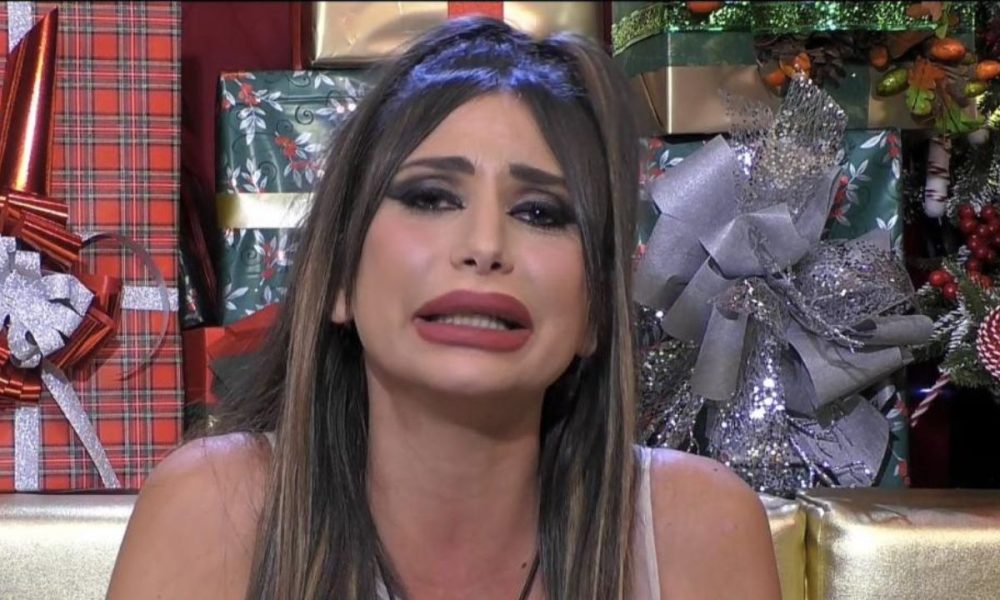 Panico al GF Vip, Sarah Altobello grida nella notte: “Sto male”