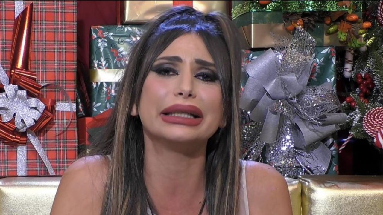 Panico al GF Vip, Sarah Altobello grida nella notte: "Sto male" 41 altobello gf vip