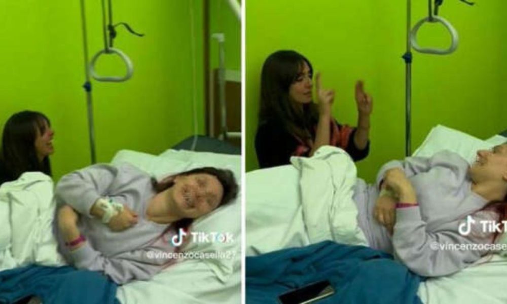 Ambra Angiolini in ospedale per far visita alla madre malata: il TikTok insieme sulle note di T’appartengo