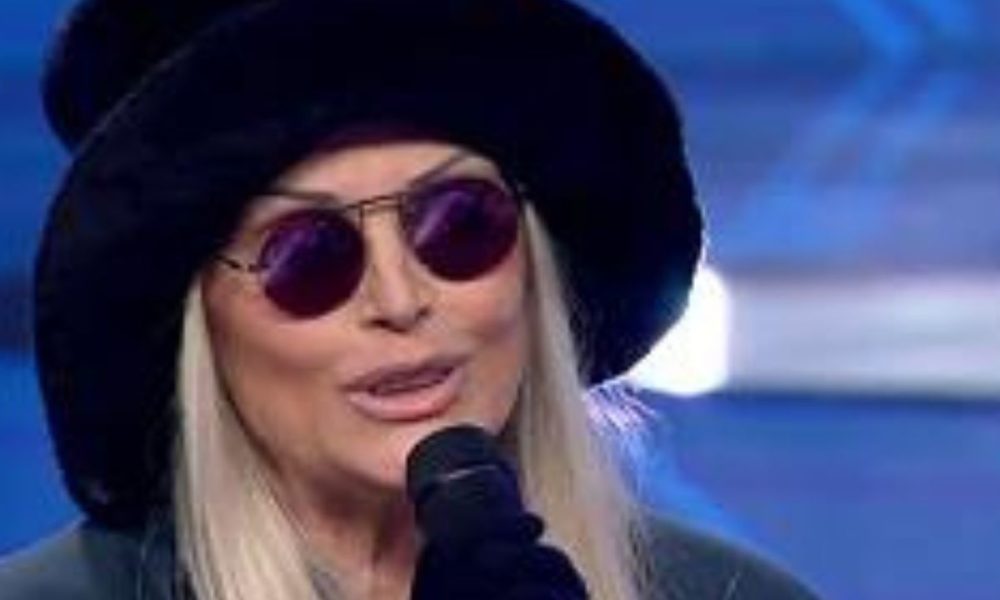 Anna Oxa e la domanda negata, la replica: “Attaccata da sempre”