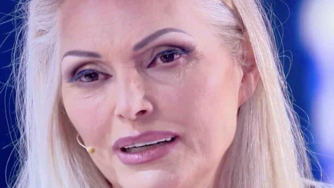 Anna Oxa, lo strano messaggio sui social prima di Sanremo: "Chi sta rosicando..." 41 anna oxa sanremo